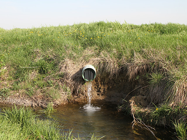 Having better access to farmersâ€™ data might help researchers find new ways to limit fertilizer runoff, according to a research leader and ag engineer for the USDA Agriculture Research Service, Image by Pamela Smith